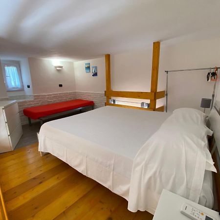Magi - Zeus Appartement Ponza Buitenkant foto